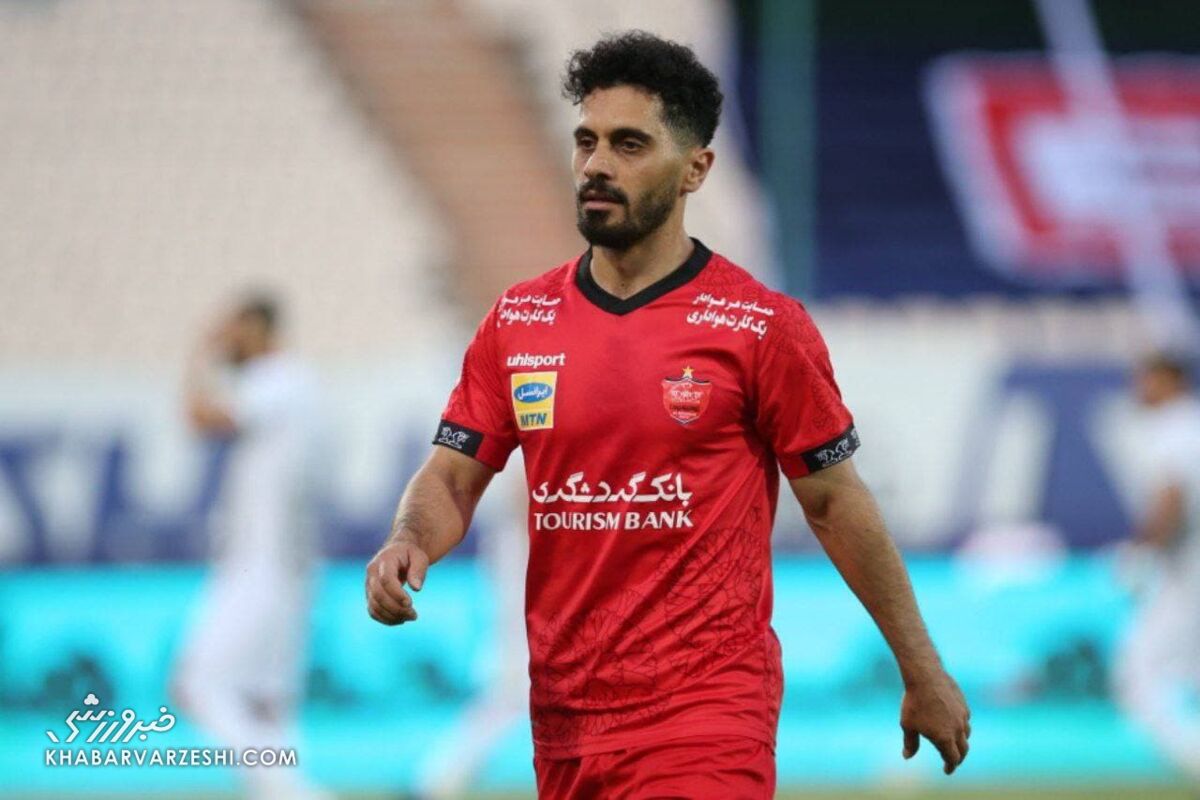 باعث افتخار است در پرسپولیس بمانم