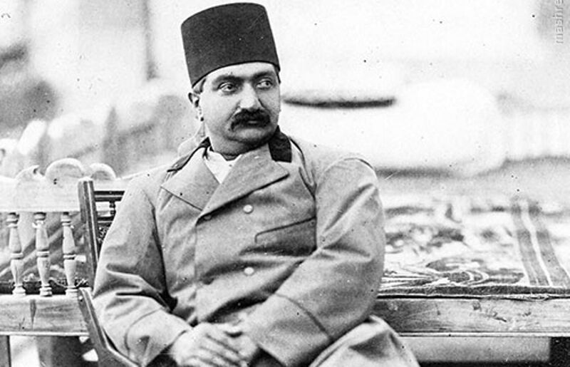 تقویم تاریخ/ مرگ "سلطان مسعود میرزا" معروف به "ظلُّ السلطان" حاکم ظالم اصفهان