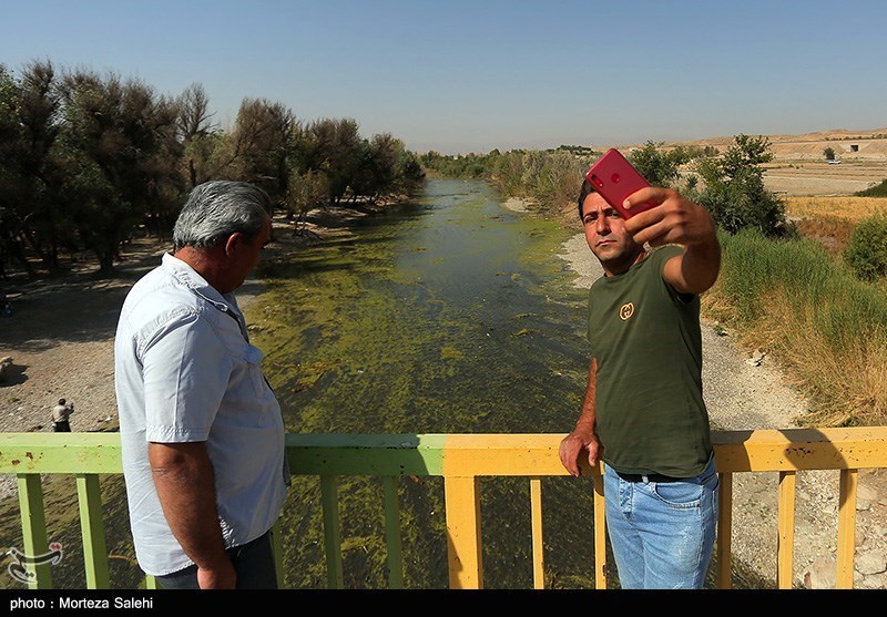 عکس/ احیاء نیمه جان زاینده رود با جاری شدن آب در بخشی از رودخانه