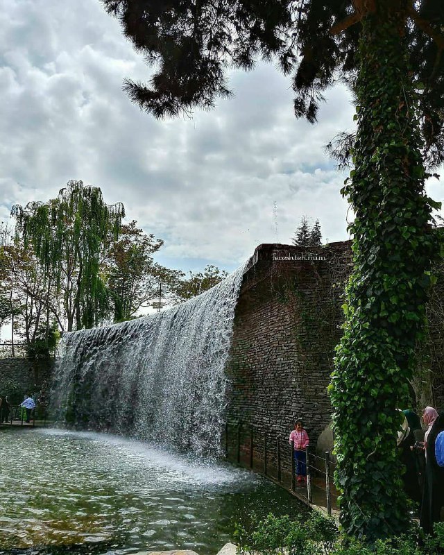 باغ گل‌ها در بوستان چمران