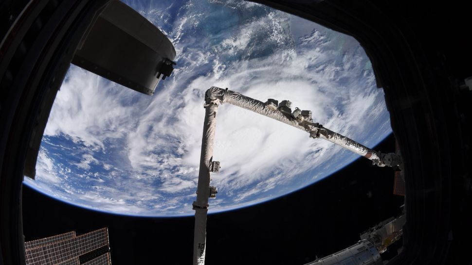کیهان از لنز ماشین‌های فضایی؛ بهترین تصاویر ثبت شده از کره زمین در ۷ روز اخیر