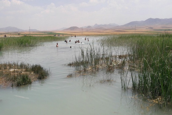 چشمه زیبای روستای غینرجه خنداب