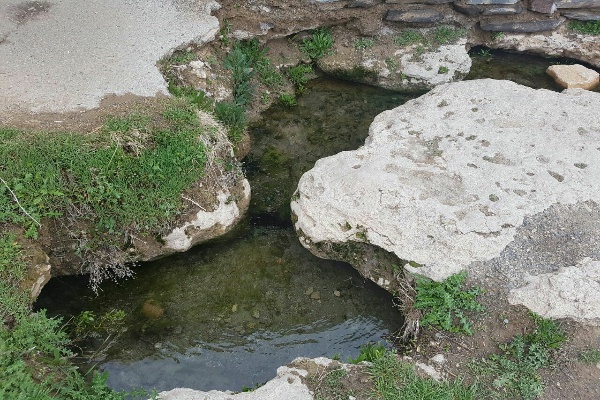 چشمه زیبای روستای غینرجه خنداب