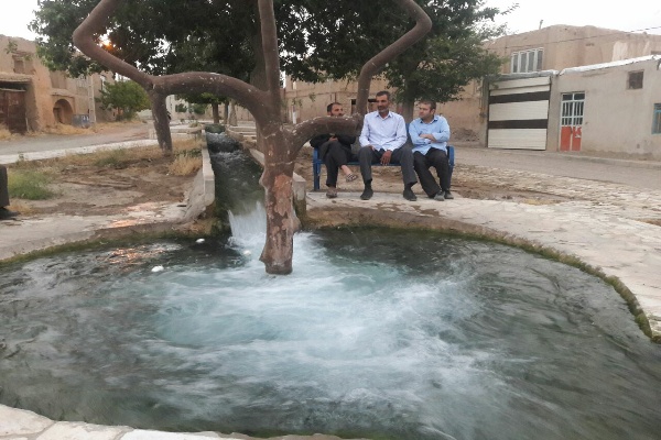 چشمه زیبای روستای غینرجه خنداب