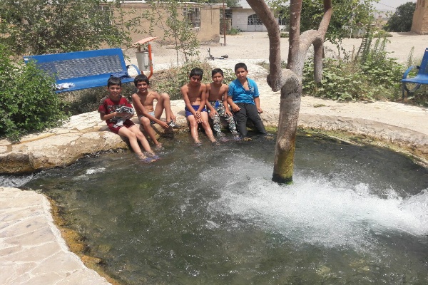 چشمه زیبای روستای غینرجه خنداب