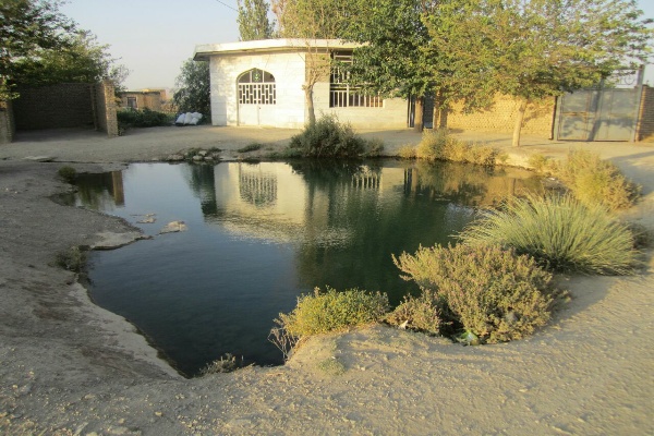 چشمه زیبای روستای غینرجه خنداب