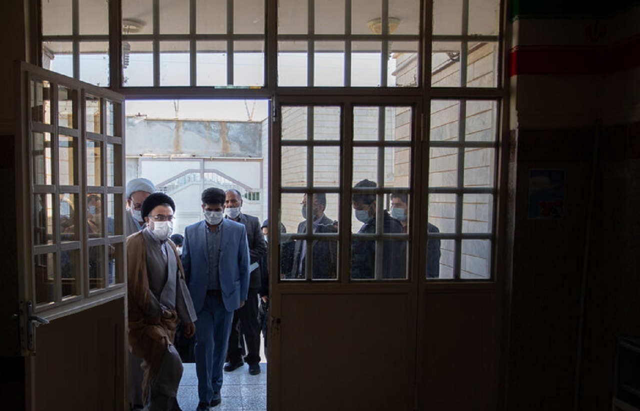 ضربوشتم رئیس زندان اراک و توضیحات مقام قضایی