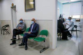 واکسیناسیون افراد ۵۵ سال به بالا در مشهد