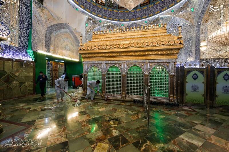 عکس/ غبارروبی حرم حضرت علی(ع)