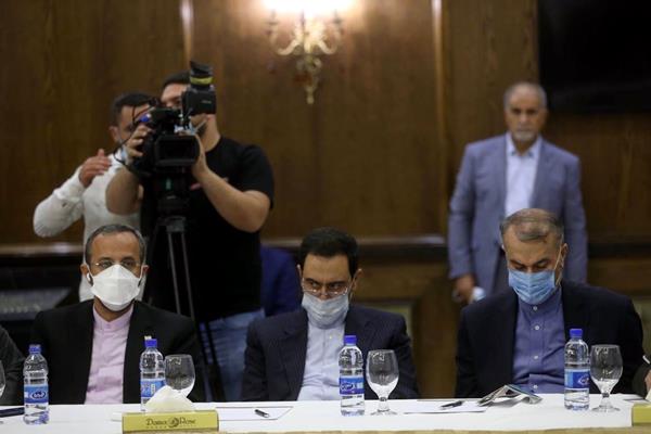 عکس/ نشست تجار و بازرگانان ایرانی و سوری با قالیباف