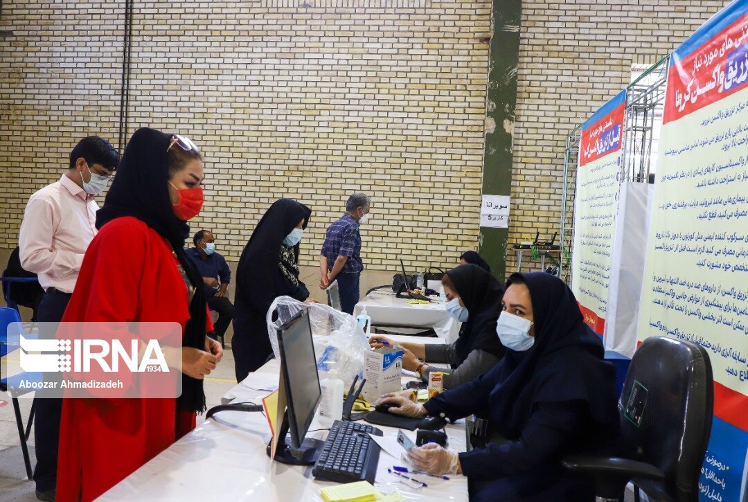 واکسیناسیون افراد ۴۵ سال به بالا در کرمان