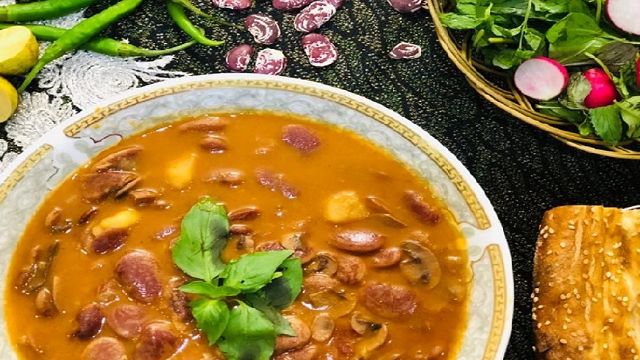 طرز تهيه خوراک لوبيا عروس با قارچ