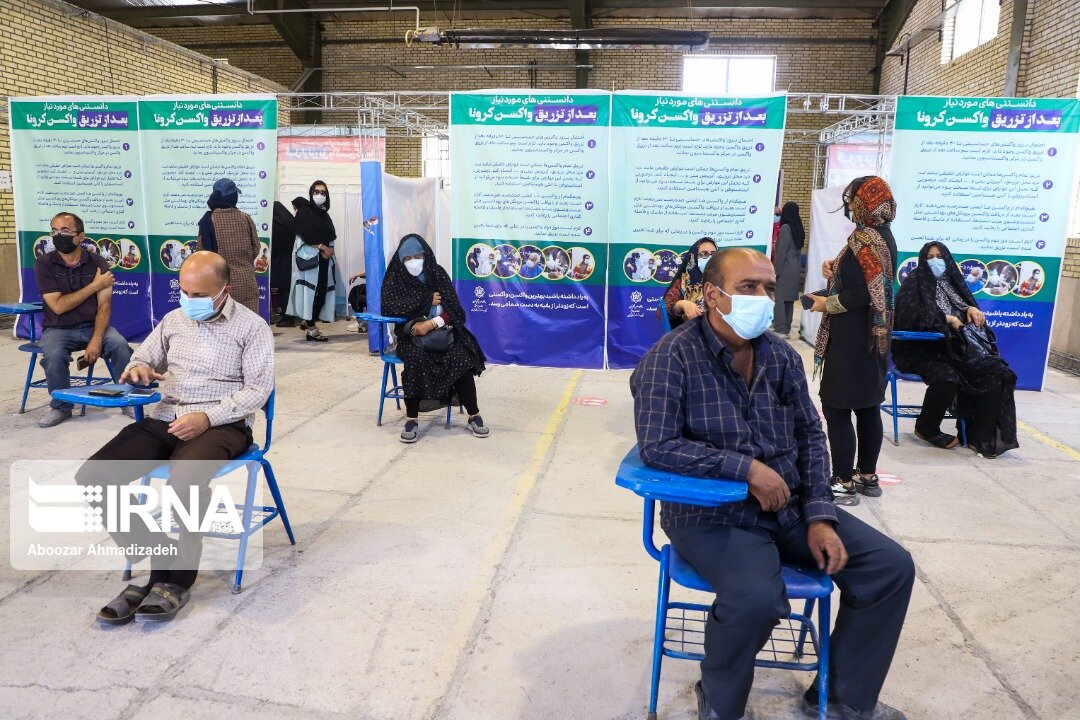 واکسیناسیون افراد ۴۵ سال به بالا در کرمان