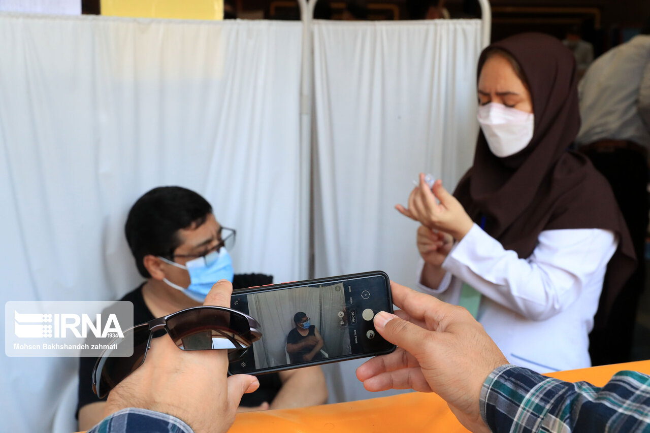 ۳۰ هزار استاد دانشگاه در مرداد ماه واکسینه میشوند