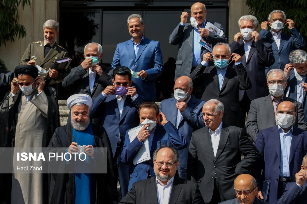عکس/ برداشتن ماسک ها برای آخرین عکس یادگاری دولت تدبیر