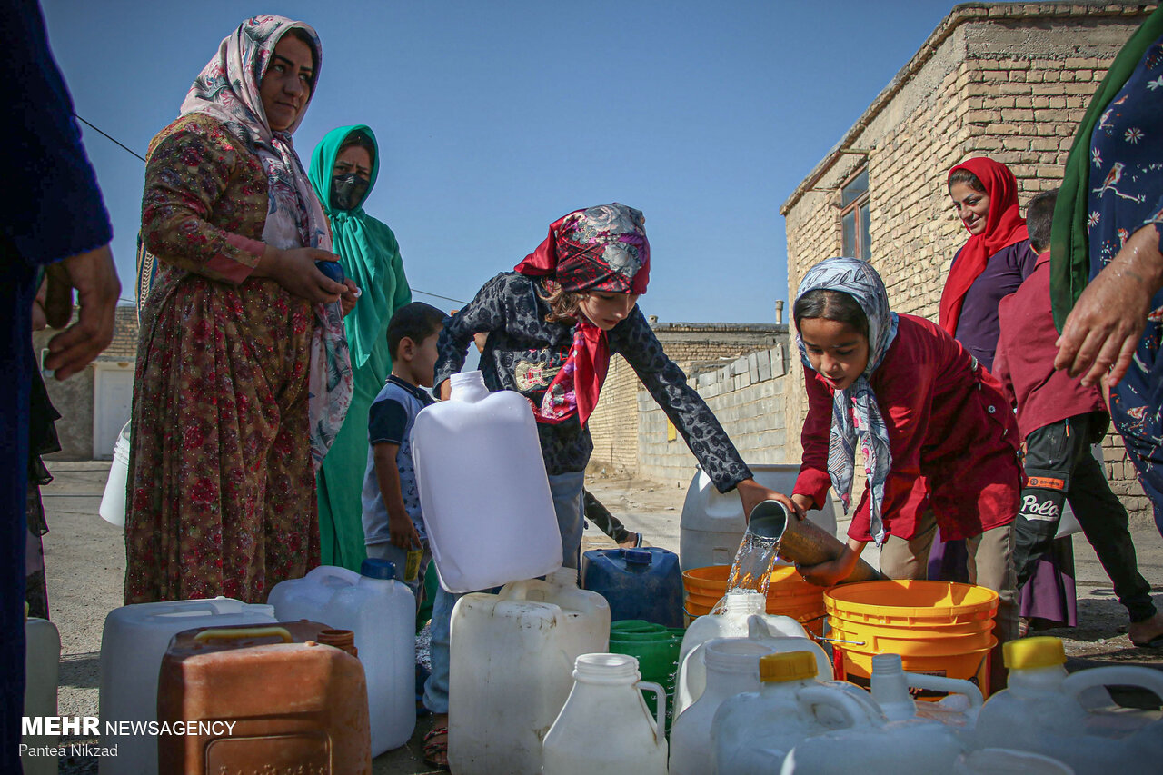 عکس/ بیداد بی‌آبی در سرزمینِ هزارچشمه
