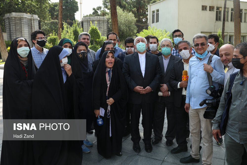 آخرین سلفی های خبرنگاران با وزرای دولت دوازدهم