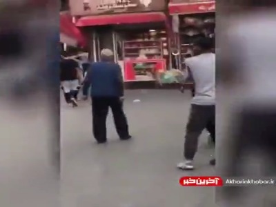ویدئویی از فردی که با تبر و چاقو به شهروندان گرگانی حمله میکند