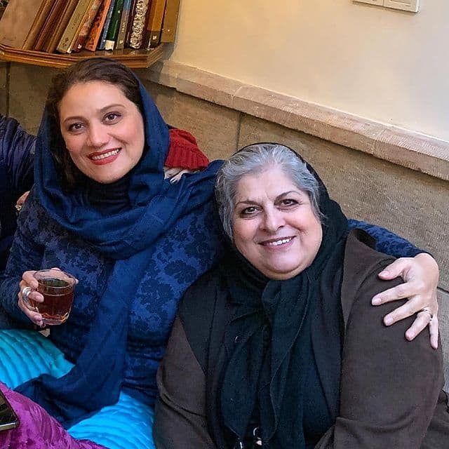 چهره ها/ بی قراری شبنم مقدمی به درگذشت مادر سینما