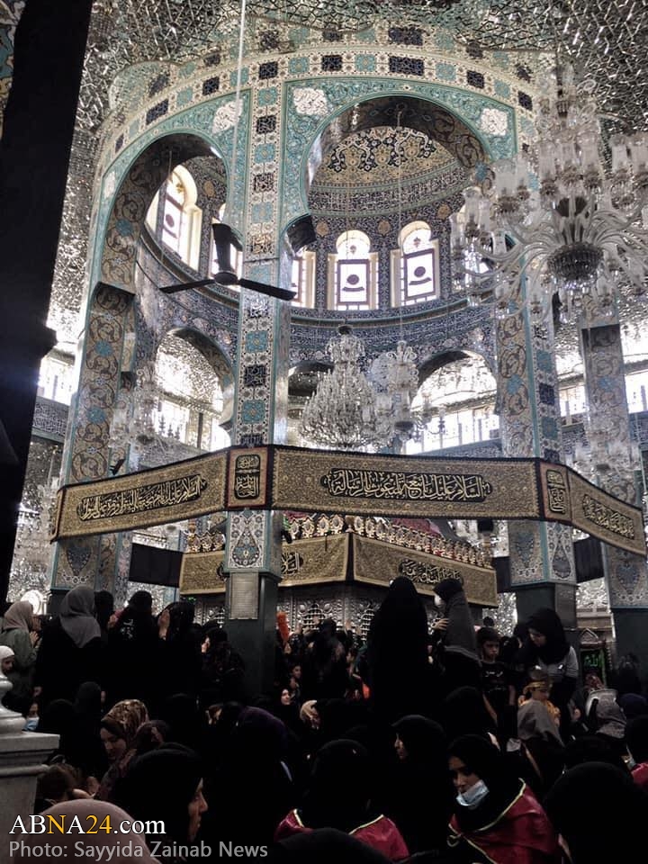 سوگواری روز عاشورا در حرم حضرت زینب(س)