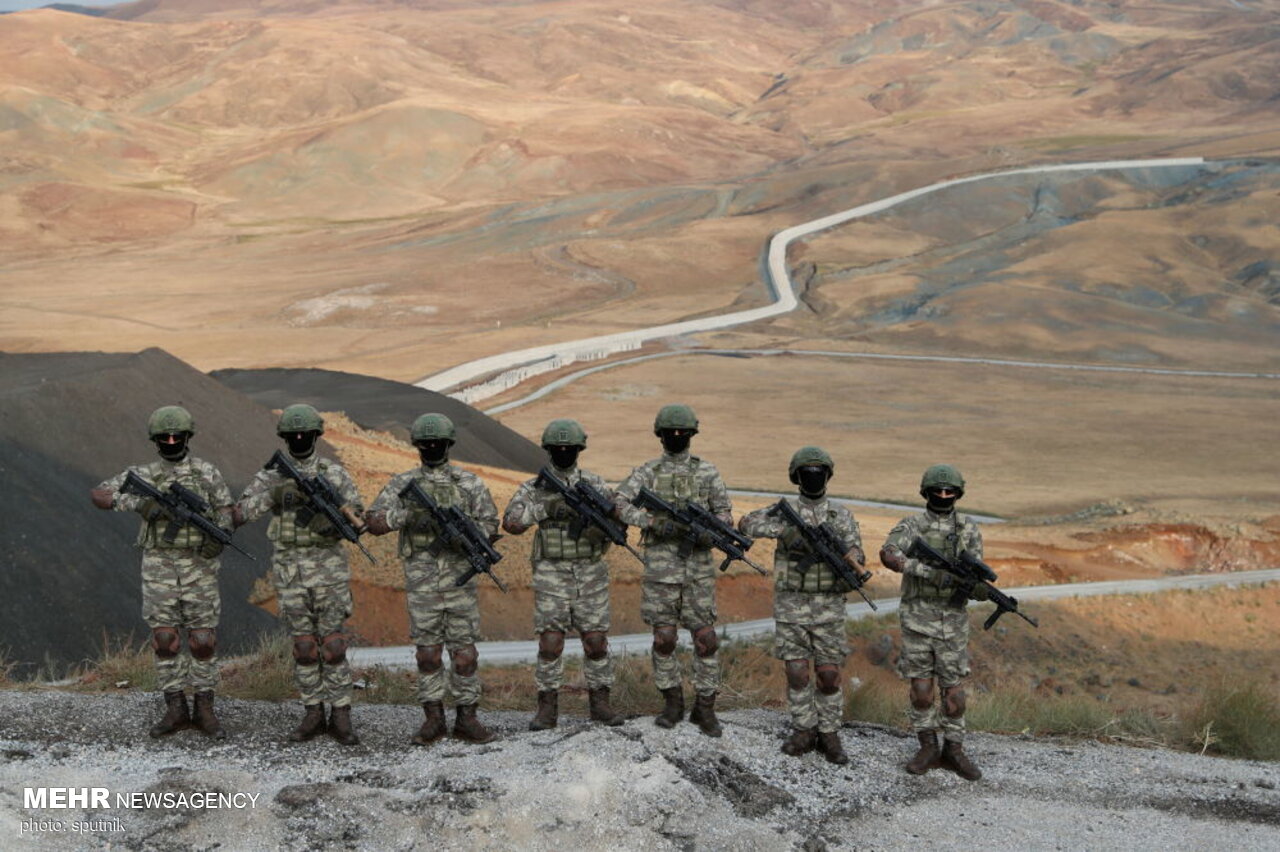 عکس/ جلوگیری ترکیه از ورود پناهندگان افغانستانی
