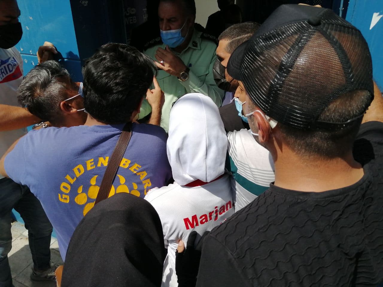 هوادارانی که میخواستند باشگاه استقلال را تصرف کنند!