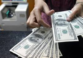 شلختگیهایی مانند حراج ارز دولتی نباید تکرار شود