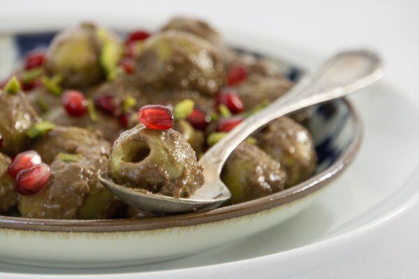 طرز تهيه «زيتون پرورده» و فوتوفن خوشمزه شدن اين چاشني گيلان
