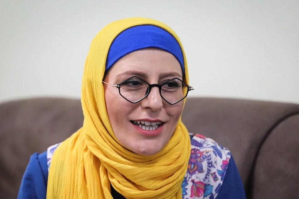 مجری خطاب به سوسن پرور: با حرف‌های منفی در مورد چهره‌تان چطور کنار آمدید؟!