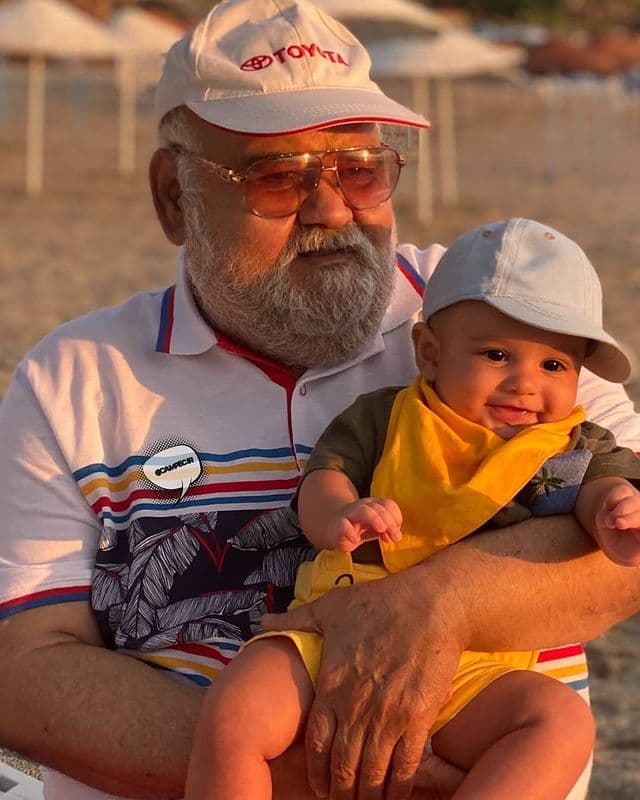 چهره ها/ اکبر عبدی با نوه اش 