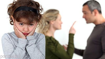 پدر و مادرم در مهمانی ها به هم بی احترامی می کنند