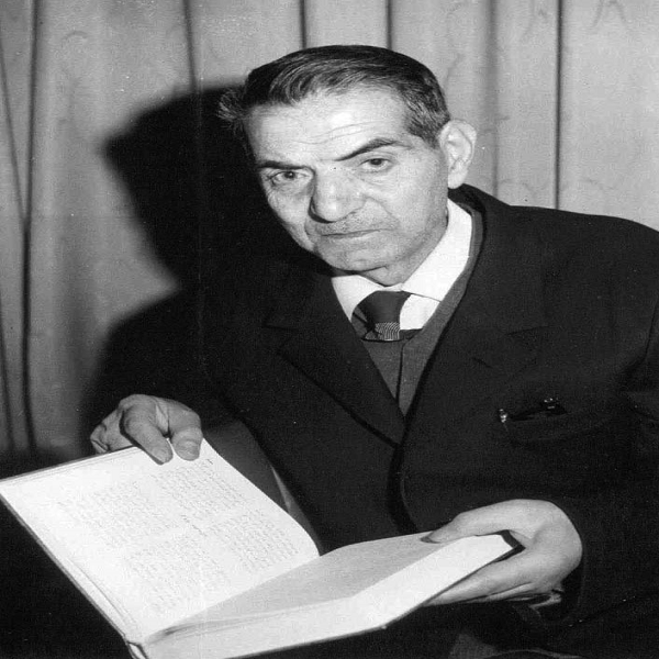 جواب استاد «شهریار» به پانترکیستها با یک بیت شعر