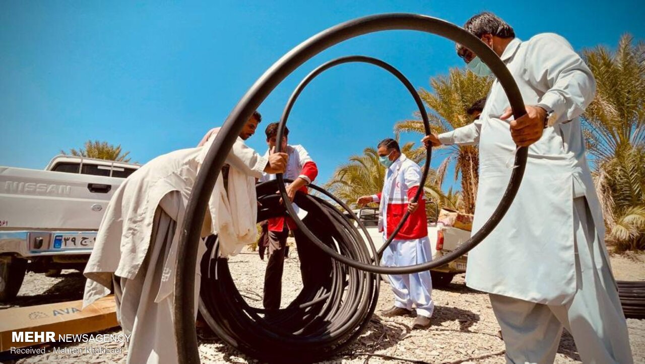 عکس/ «نذر آب ۴» در شهرستان مهرستان سیستان و بلوچستان