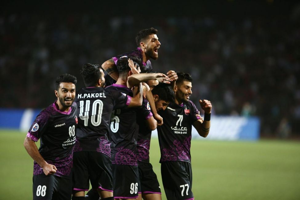 برخی پرسپولیس را به حاشیه میکشانند