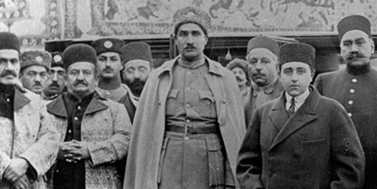 رضاخان وقت نداشت به شبهات پاسخ بدهد؛ سیلی به گوش سردبیر روزنامه!