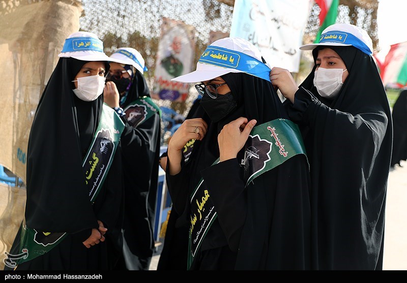 عکس/ اهداء کپسول اکسیژن در رزمایش کمک مومنانه سپاه