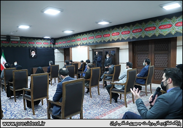 عکس/ دیدار آیت‌الله رئیسی با جمعی از فرزندان و خانواده شهدا
