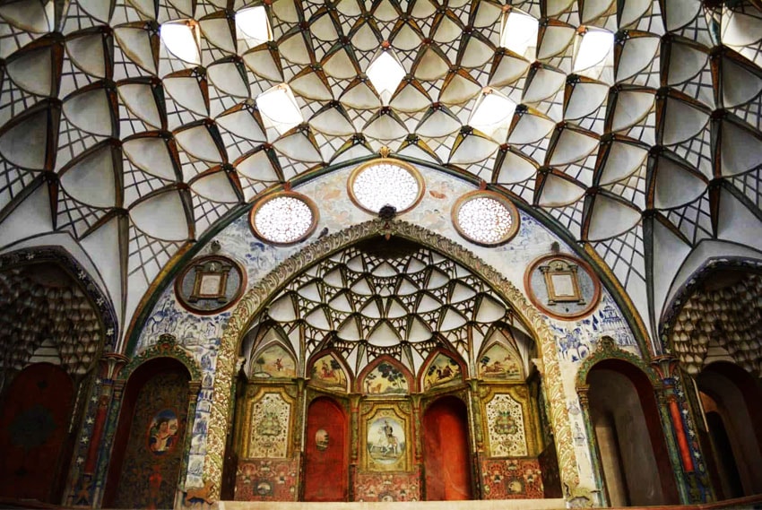 عکس/ گوشه ای از شاهکار مهندسی ایرانی در خانه بروجردی ها