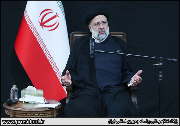 عکس/ دیدار آیت‌الله رئیسی با جمعی از فرزندان و خانواده شهدا