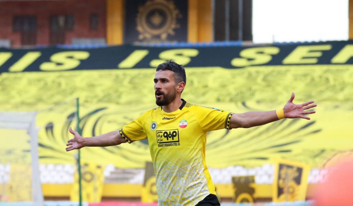 در فهرست استقلال و پرسپولیس بودم