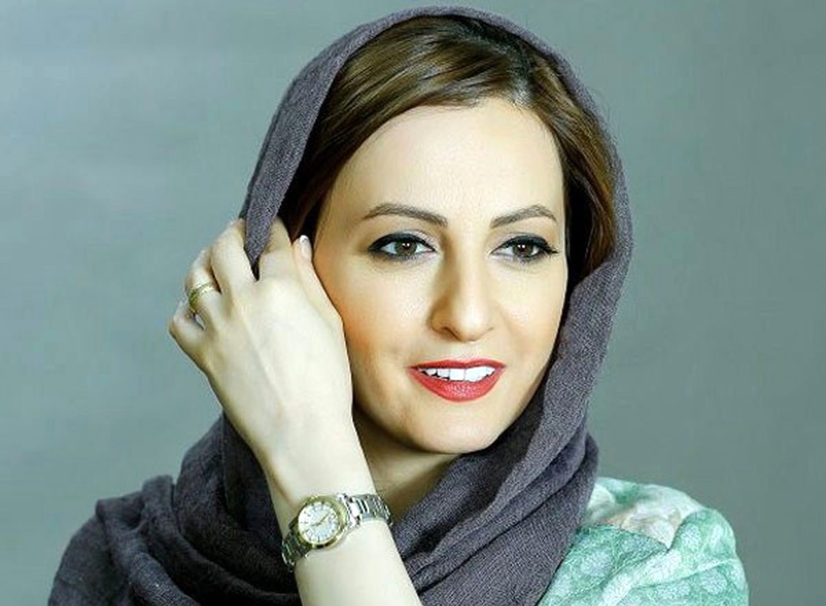 چهره ها/ شعر کنایه آمیز شقایق دهقان با گریم قاجاری اش