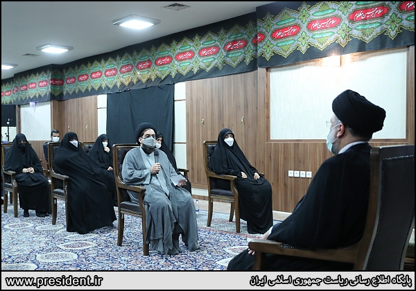 عکس/ دیدار آیت‌الله رئیسی با جمعی از فرزندان و خانواده شهدا