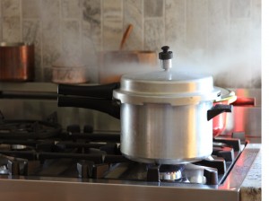 راهنمای استفاده از زودپز و مزایای استفاده از آن در پخت و پز
