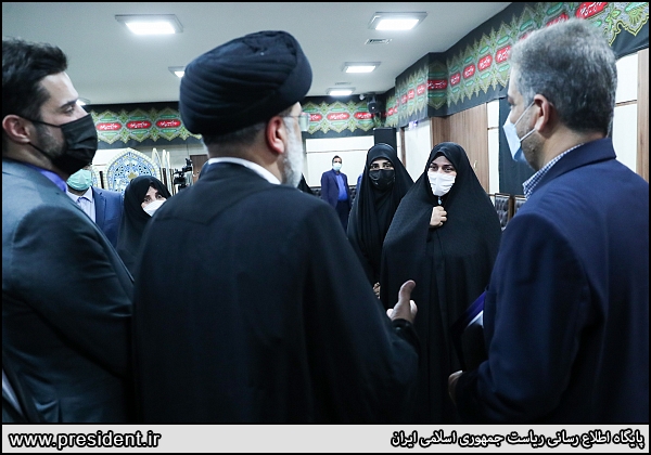 عکس/ دیدار آیت‌الله رئیسی با جمعی از فرزندان و خانواده شهدا