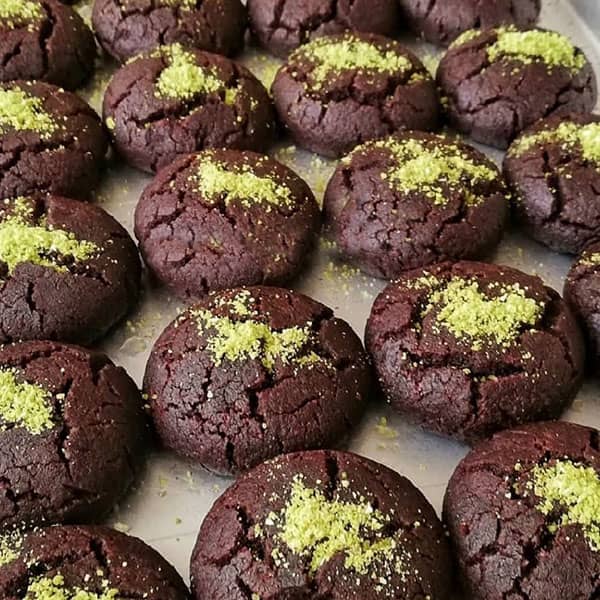 طرز تهیه کوکی کاکائویی ساده و خوشمزه مناسب پذیرایی