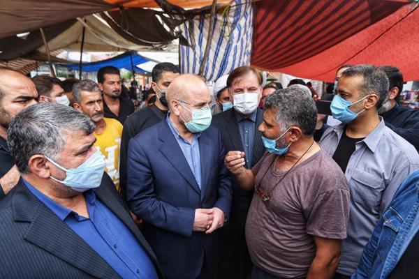 عکس/ گفتگوی قالیباف با بازاریان در بازار صومعه سرا 