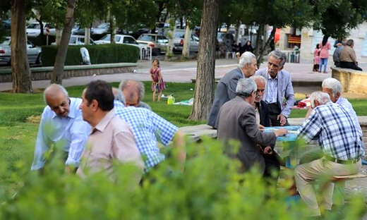 وضعیت پرداخت حقوق و مزایای شهریور بازنشستگان و مستمری‌بگیران