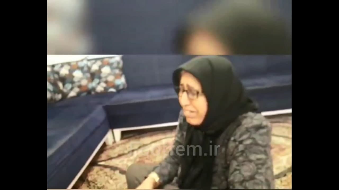 چشمان اشکبار مادر قهرمان امروز فوتبال ایران