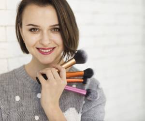 طریقه آرایش پوست چرب با تکنیک و ترفندهای مناسب