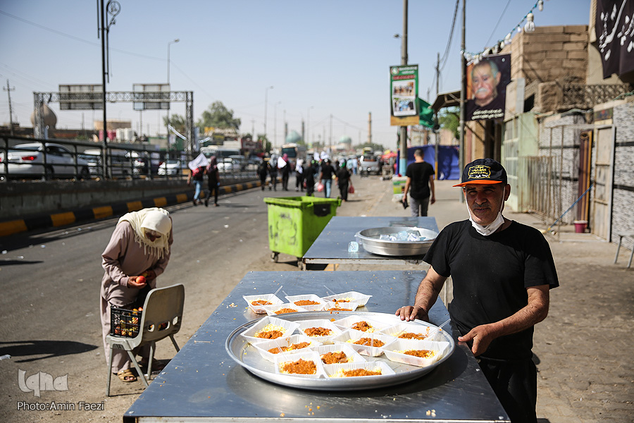 عکس/ موکب کفیل زینب شیرازی‌ها در شهر نجف